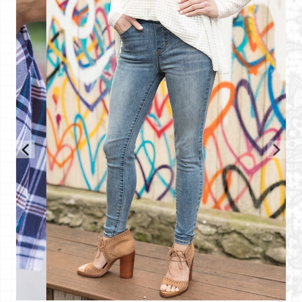 Grace & Lace Classic Mid Rise Pull-On Jeggings XS